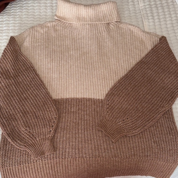 AE Colorblock Turtleneck Sweater - Picture 2 of 6